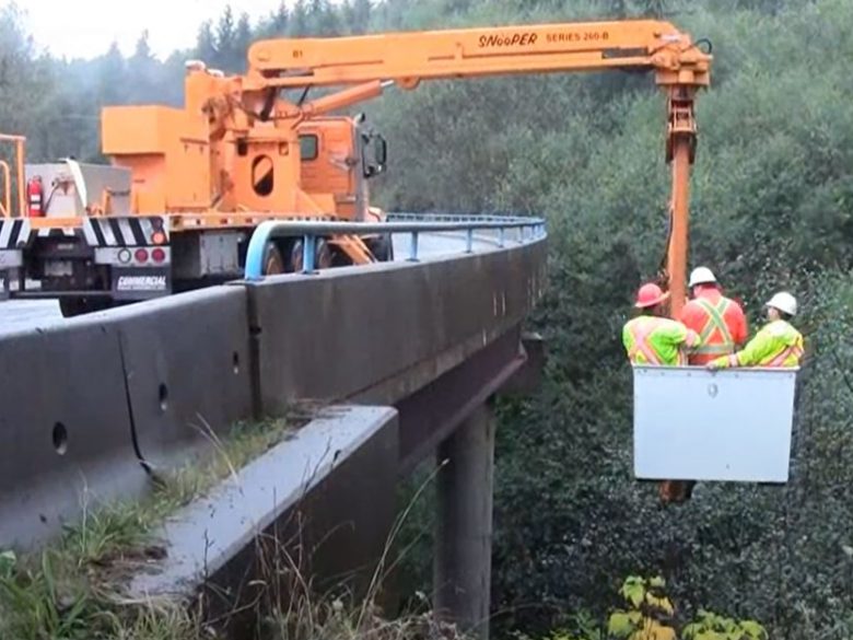 snooper truck doing bridge inspection