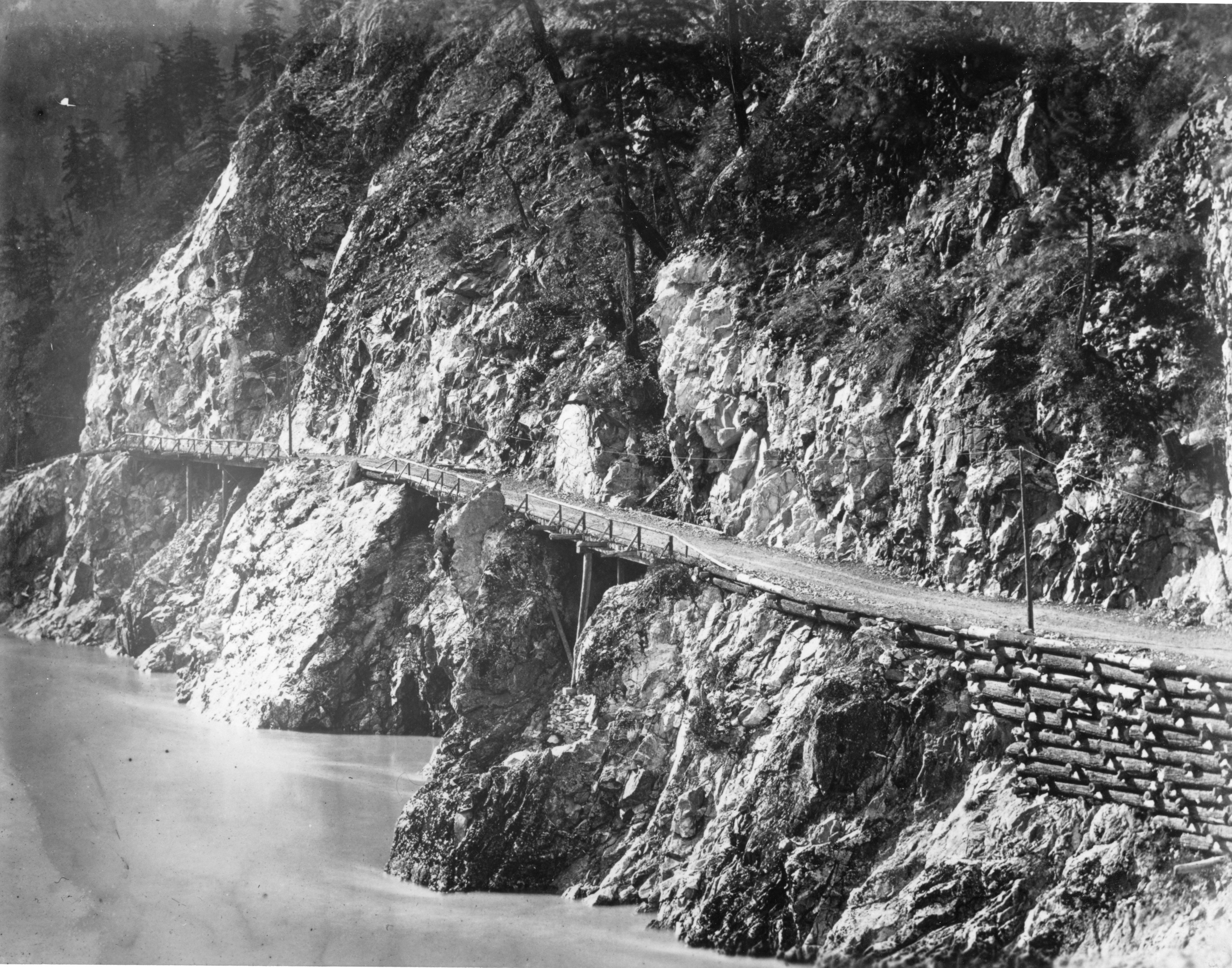 Fraser Canyon highway cribbing