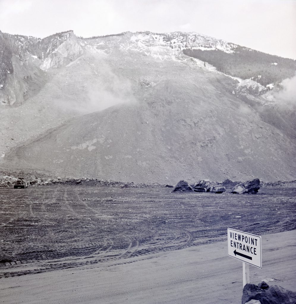 A viewpoint entrance sign was erected to allow visitors to see the slide site after the road re-opened.